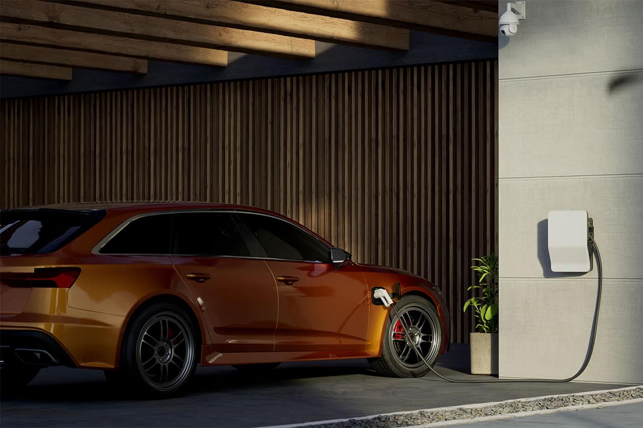 E-Auto an Ladestation symbolisiert Wallbox selbst installieren